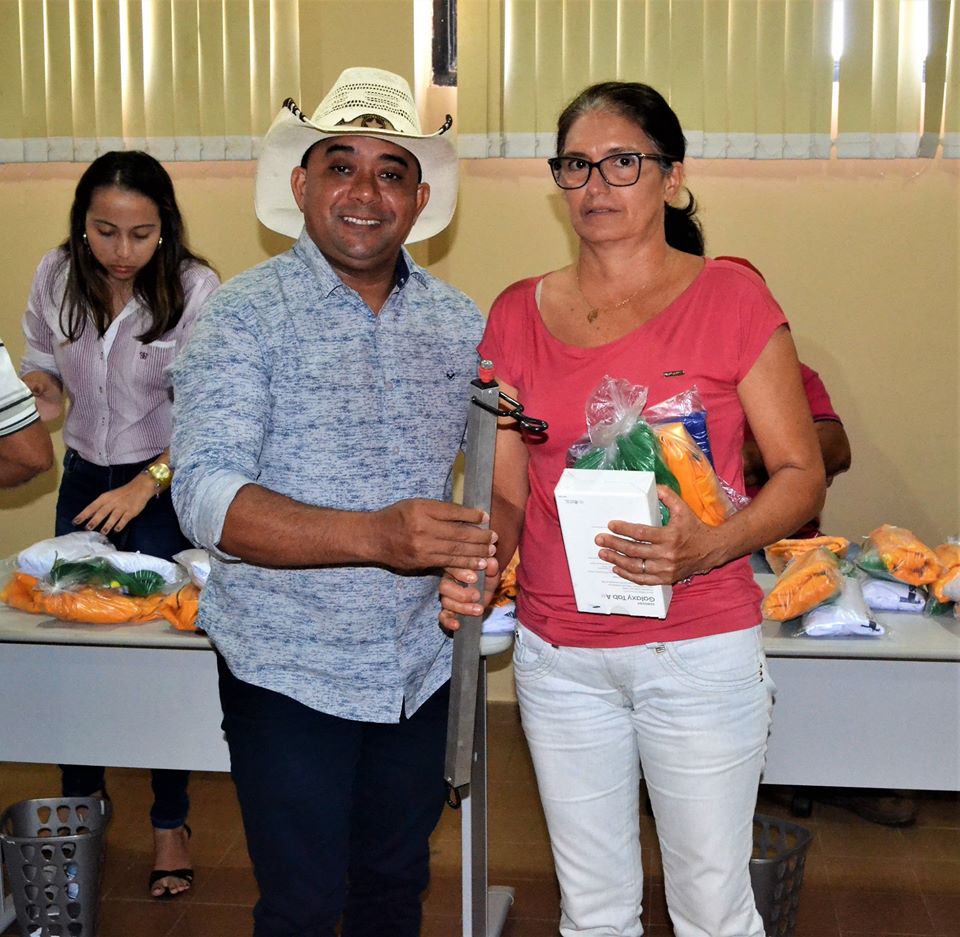 Prefeito Genival Bezerra faz entrega de fardamentos e tablets aos ACS - Imagem 20