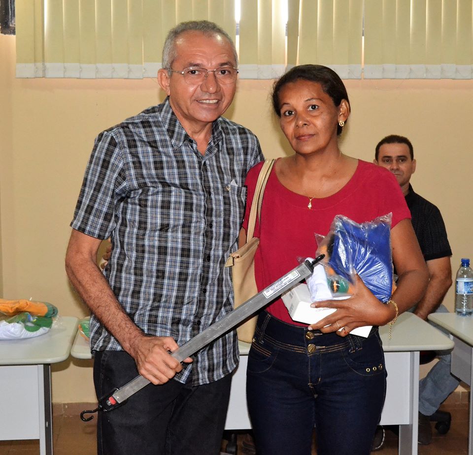 Prefeito Genival Bezerra faz entrega de fardamentos e tablets aos ACS - Imagem 6