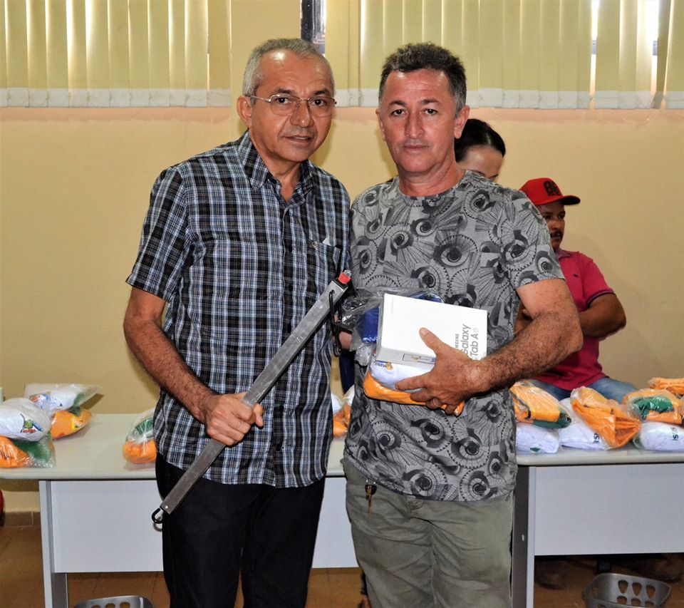Prefeito Genival Bezerra faz entrega de fardamentos e tablets aos ACS - Imagem 16