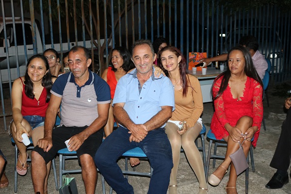 Secretaria de Educação realizou momento de confraternização - Imagem 39