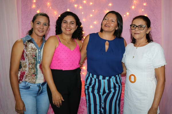 Secretaria de Educação realizou momento de confraternização - Imagem 32