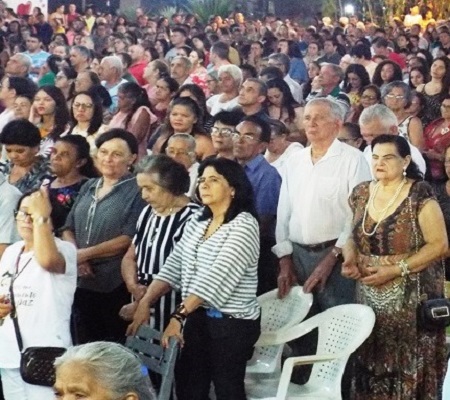 Aumenta o número de fiéis na sexta novena da Imaculada Conceição 