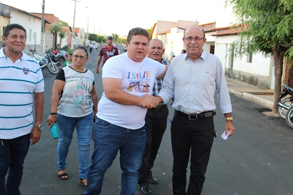 I Salão do Livro é realizado em Santo Inácio do Piauí com homenagem ao escritor Cineas Santos  - Imagem 9