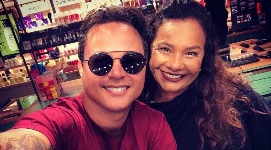 Veja quem são as famosas que se relacionam com homens bem mais jovens - imagem 12068