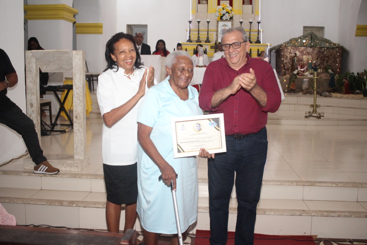 Prefeito João Luiz faz justiça e homenageia várias pessoas durante aniversário de Monsenhor Gil - Imagem 25