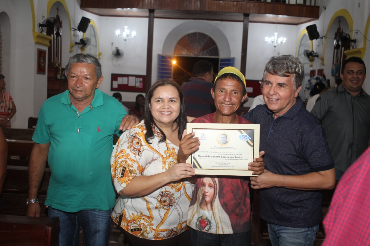 Prefeito João Luiz faz justiça e homenageia várias pessoas durante aniversário de Monsenhor Gil - Imagem 21