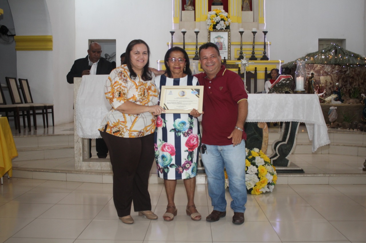 Prefeito João Luiz faz justiça e homenageia várias pessoas durante aniversário de Monsenhor Gil - Imagem 18