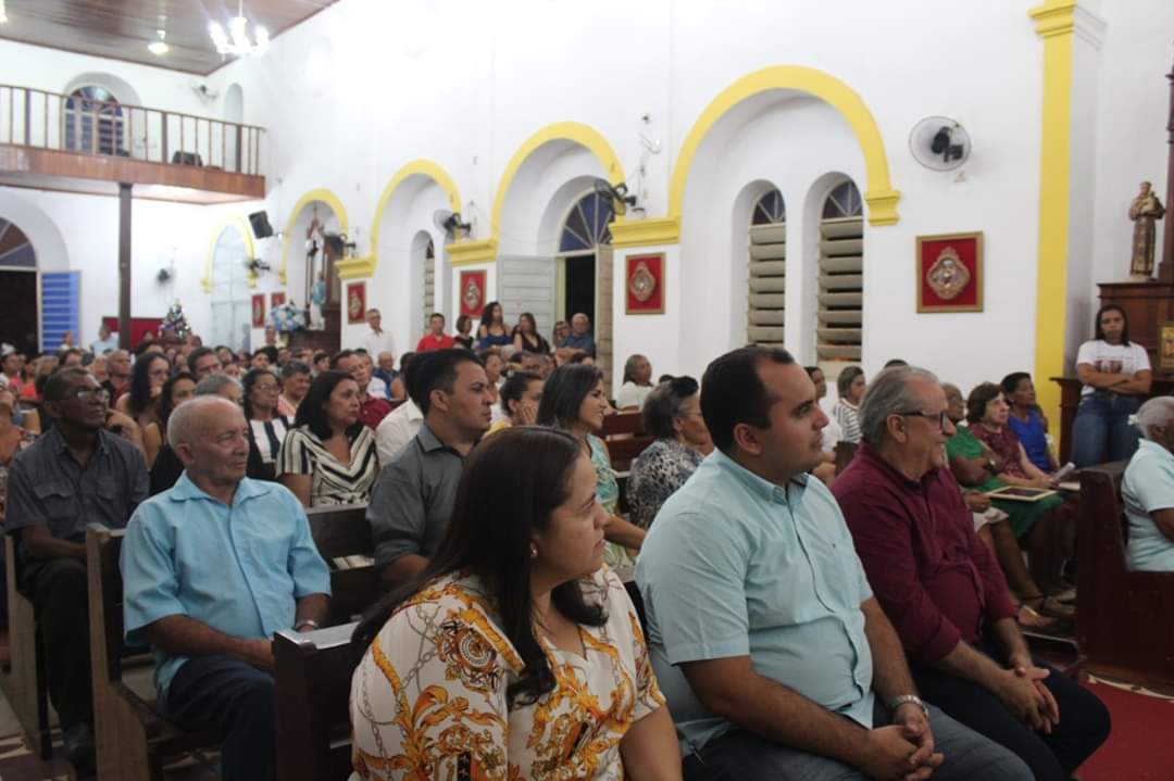 Prefeito João Luiz faz justiça e homenageia várias pessoas durante aniversário de Monsenhor Gil - Imagem 46