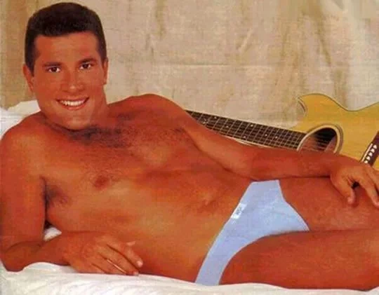 Veja fotos 'vergonha alheia' dos famosos no começo da carreira  - imagem 12195