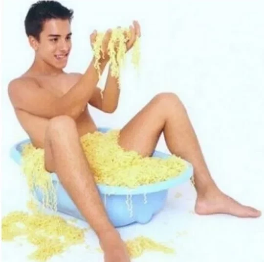 Veja fotos 'vergonha alheia' dos famosos no começo da carreira  - imagem 12188