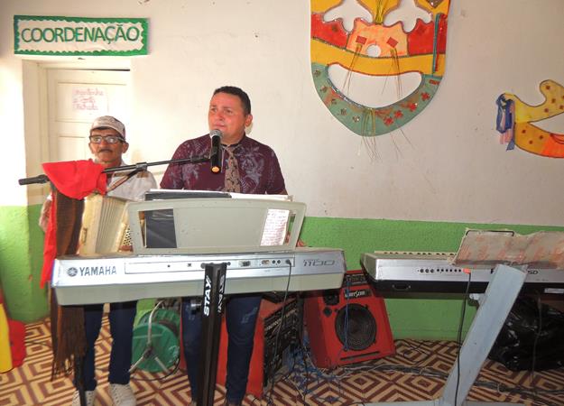 Prefeitura de Pedro II promove carnaval do idoso pelo Serviço de Convivência e Fortalecimento de Vínculos - Imagem 18