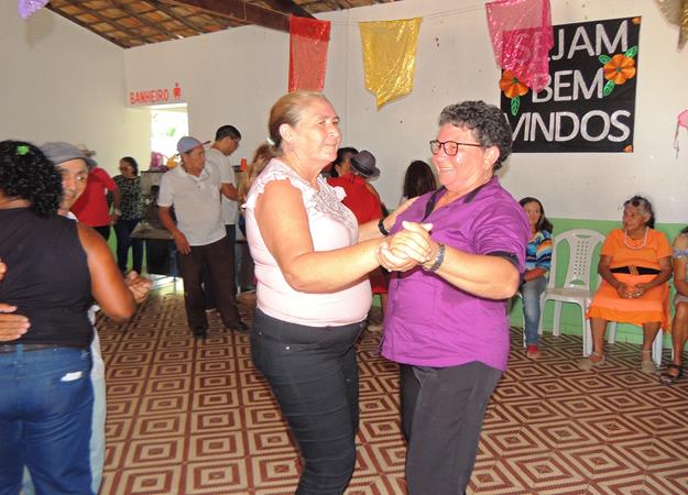 Prefeitura de Pedro II promove carnaval do idoso pelo Serviço de Convivência e Fortalecimento de Vínculos - Imagem 17