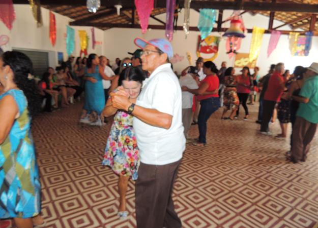 Prefeitura de Pedro II promove carnaval do idoso pelo Serviço de Convivência e Fortalecimento de Vínculos - Imagem 8