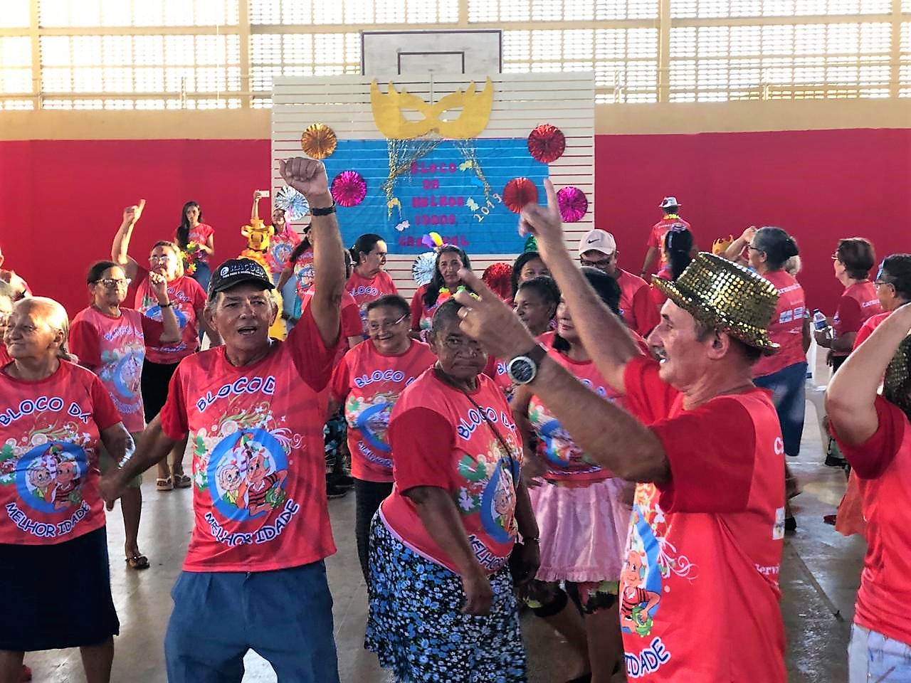 SMAS e CRAS de Joaquim Pires realizam carnaval com idosos do SCFV - Imagem 20