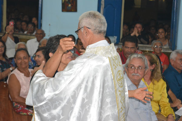 Monsenhor Silvestre é o novo pároco de N. S. dos Remédios - Imagem 11