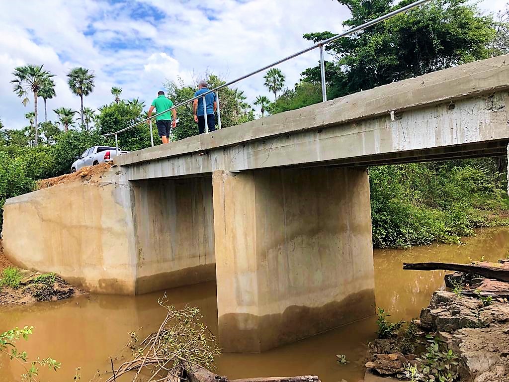 Prefeitura conclui construção de pontes e passarela na zona rural