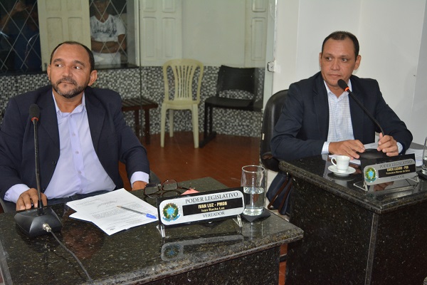 Prefeito participa de sessão na câmara e presta contas de dois anos de governo - Imagem 5