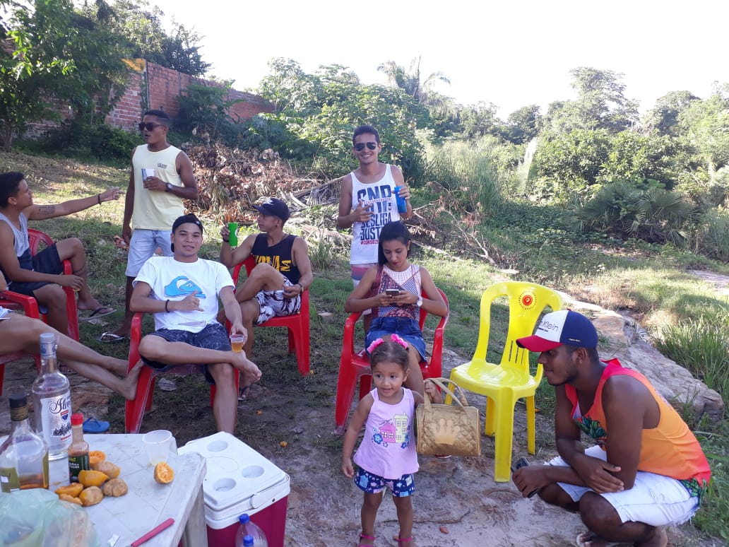 População aproveita às águas do Balneário Natal e faz à festa - Imagem 5