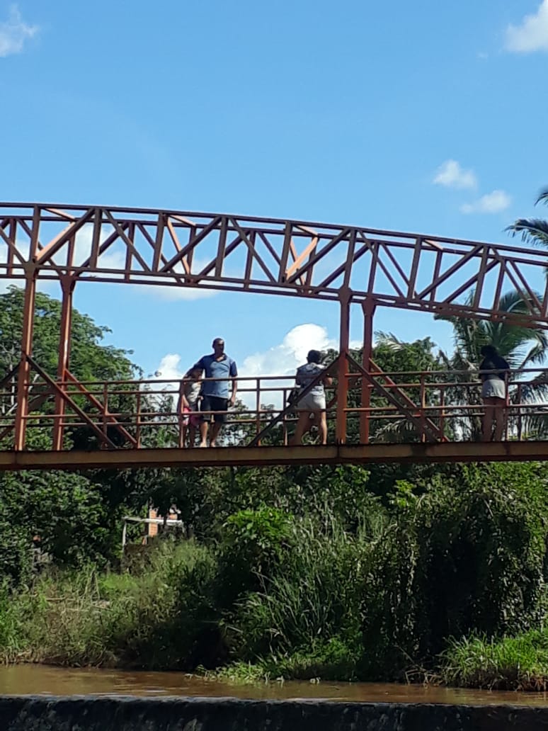 População aproveita às águas do Balneário Natal e faz à festa - Imagem 4
