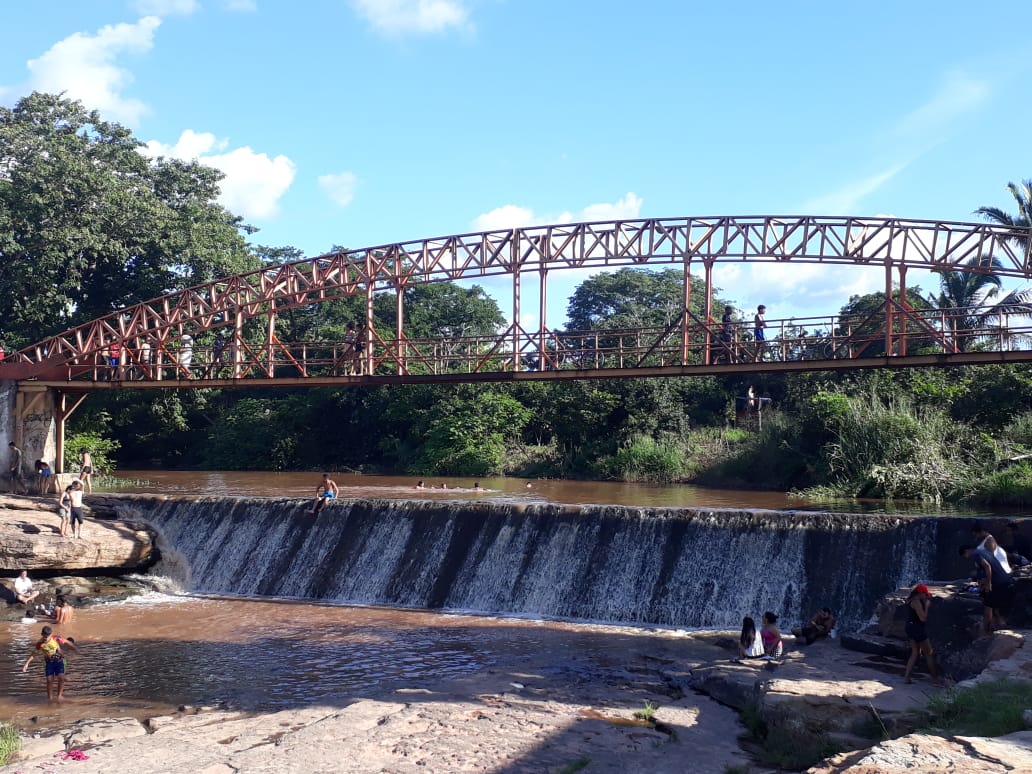 População aproveita às águas do Balneário Natal e faz à festa 