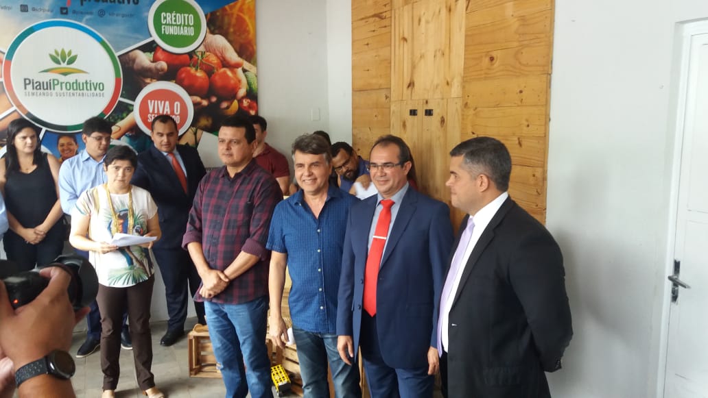 Prefeito João Luiz recebe um caminhão para agricultura familiar do município  - Imagem 6