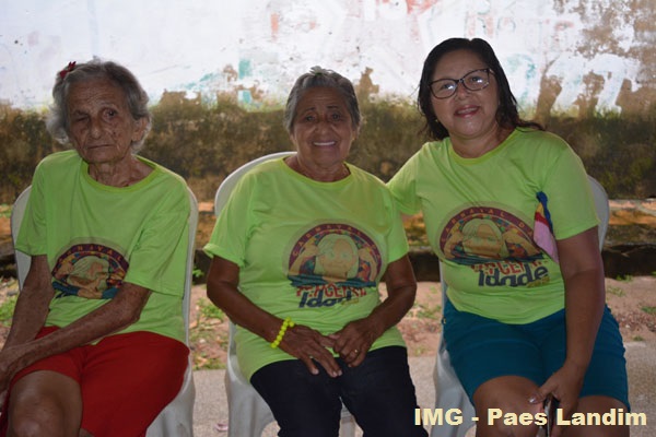 Bloco da 3ª Idade animou sábado de carnaval em N. S. dos Remédios - Imagem 10