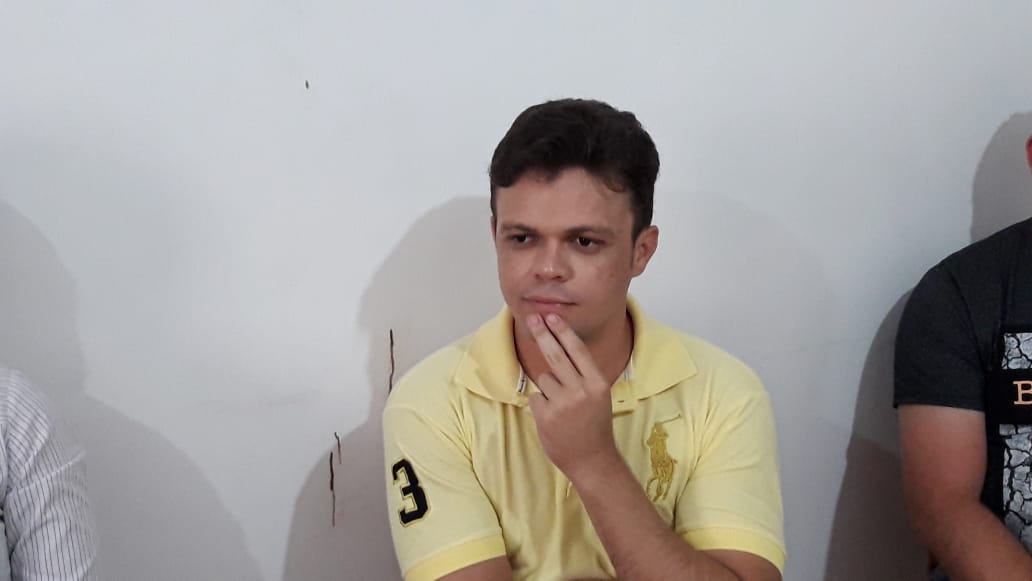 Prefeitura da posse a cinco novos celetistas em Dom Expedito Lopes - Imagem 19