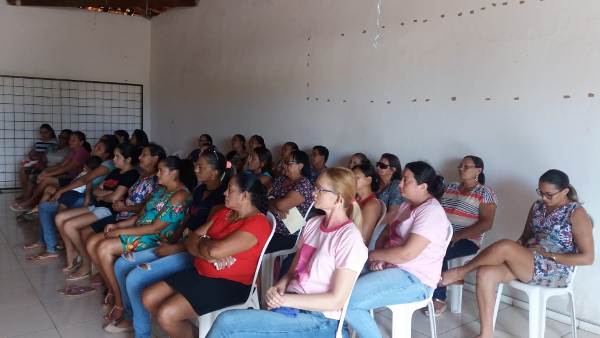 Mulheres participam de palestra promovida pelo NASF 