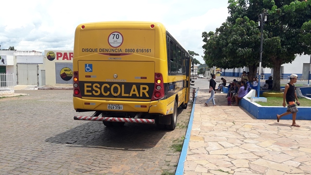 Secretário de Educação fala sobre ônibus escolar em Dom Expedito Lopes - Imagem 1