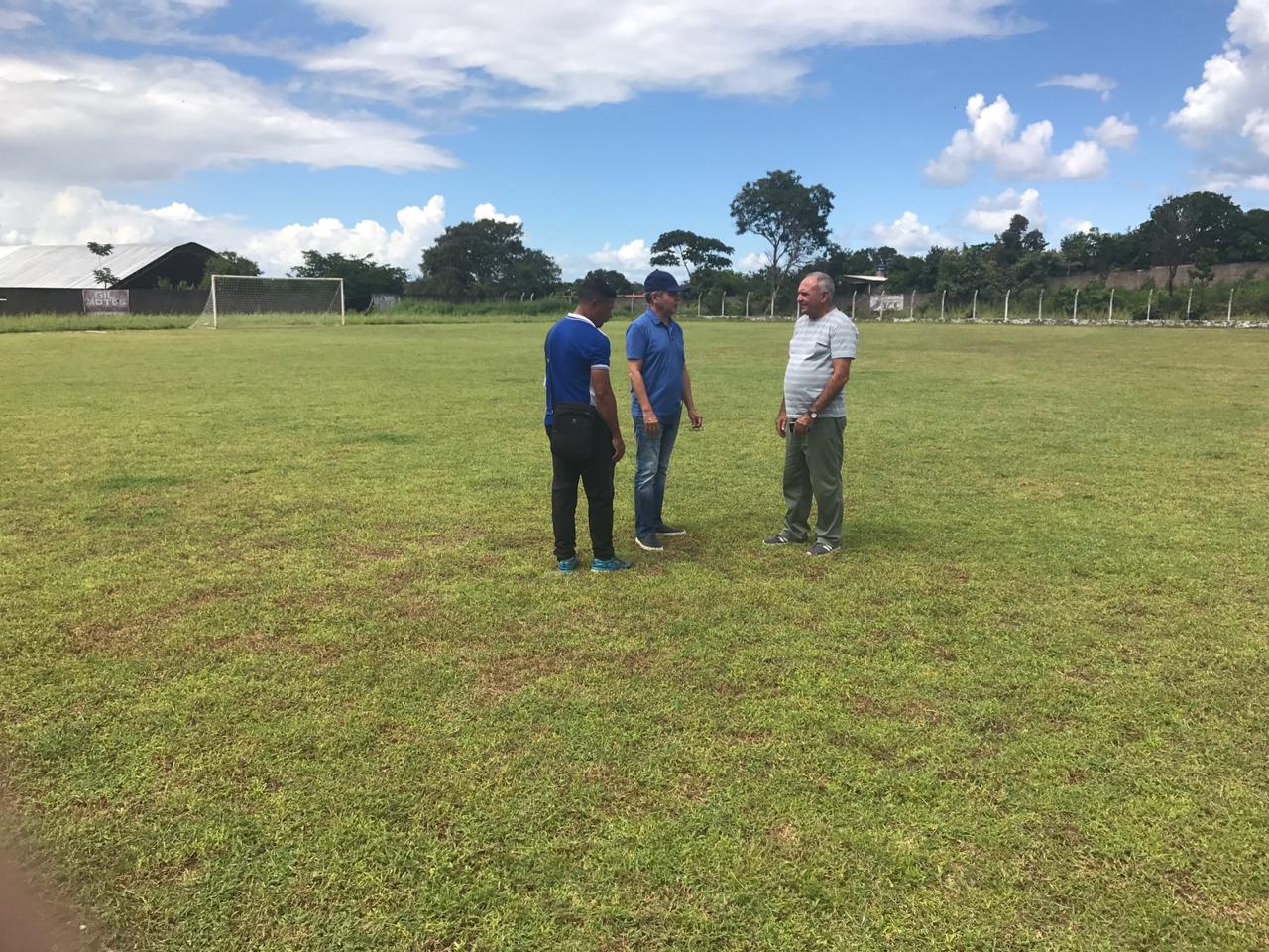 Monsenhor Gil no roteiro de implantação da Escolinha de Futebol do Fluminense 