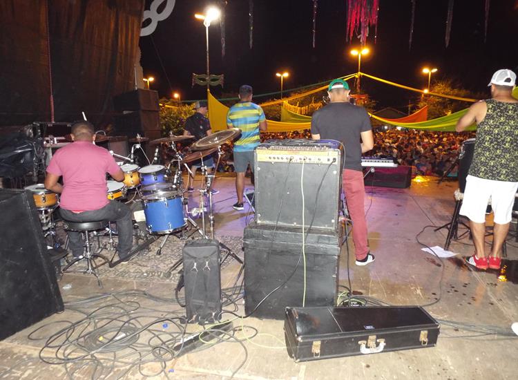 Forró Absoluthe e Kaio Stronda animaram terceira noite de Carnaval de Pedro II - Imagem 18
