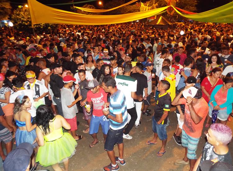 Forró Absoluthe e Kaio Stronda animaram terceira noite de Carnaval de Pedro II - Imagem 31