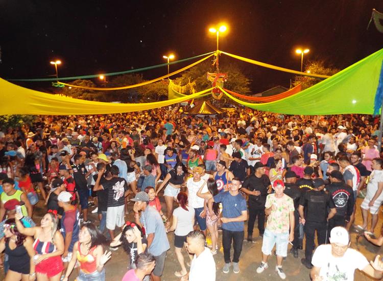 Forró Absoluthe e Kaio Stronda animaram terceira noite de Carnaval de Pedro II - Imagem 11
