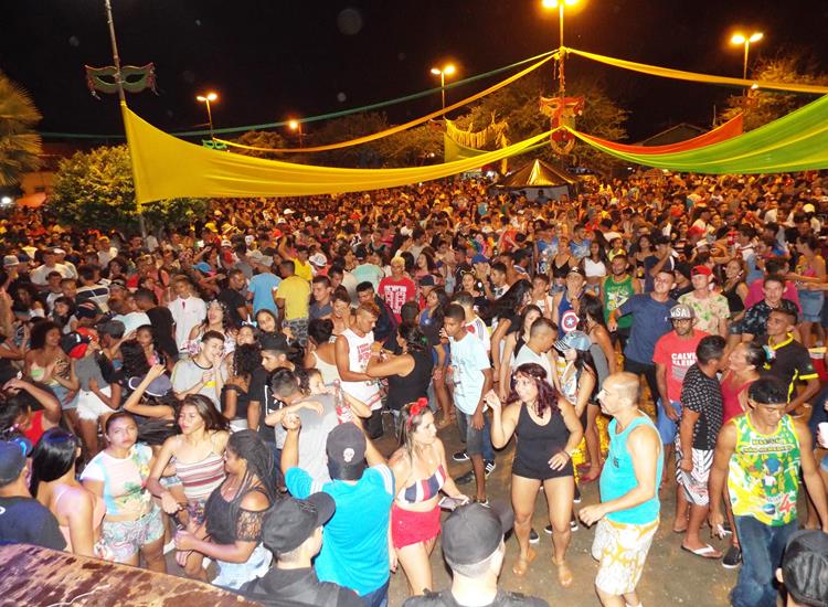 Forró Absoluthe e Kaio Stronda animaram terceira noite de Carnaval de Pedro II - Imagem 20