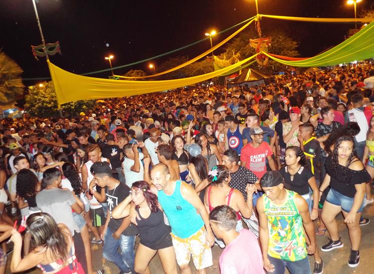 Forró Absoluthe e Kaio Stronda animaram terceira noite de Carnaval de Pedro II - Imagem 21