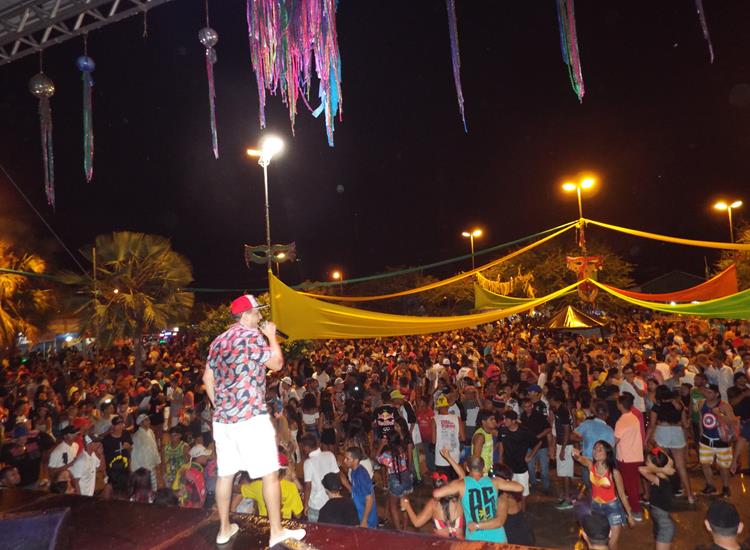 Forró Absoluthe e Kaio Stronda animaram terceira noite de Carnaval de Pedro II - Imagem 8