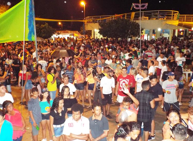 Forró Absoluthe e Kaio Stronda animaram terceira noite de Carnaval de Pedro II - Imagem 28