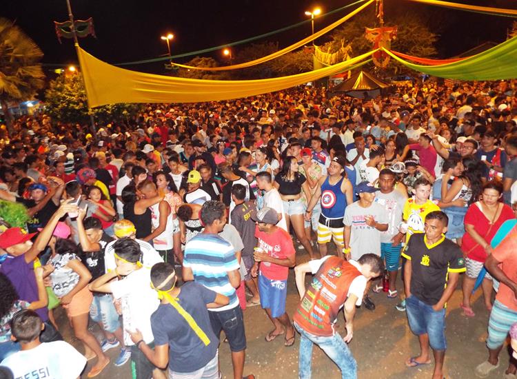 Forró Absoluthe e Kaio Stronda animaram terceira noite de Carnaval de Pedro II - Imagem 33