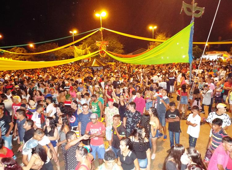 Forró Absoluthe e Kaio Stronda animaram terceira noite de Carnaval de Pedro II - Imagem 19