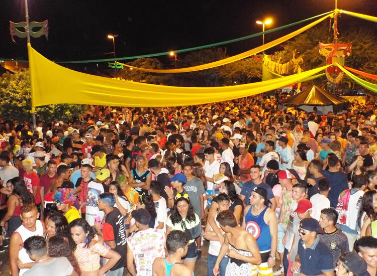 Forró Absoluthe e Kaio Stronda animaram terceira noite de Carnaval de Pedro II - Imagem 29