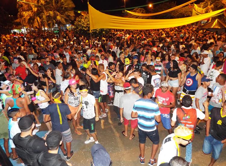 Forró Absoluthe e Kaio Stronda animaram terceira noite de Carnaval de Pedro II - Imagem 32