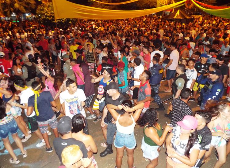 Forró Absoluthe e Kaio Stronda animaram terceira noite de Carnaval de Pedro II - Imagem 36
