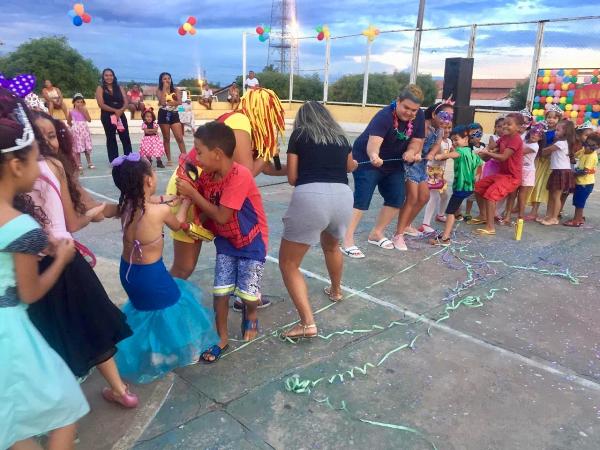 Crianças participam de matinê em santo Inácio 