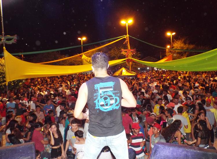 Público lota e se despede do carnaval 2019 ao som de Amor a 1000 e Edu Safadão - Imagem 23