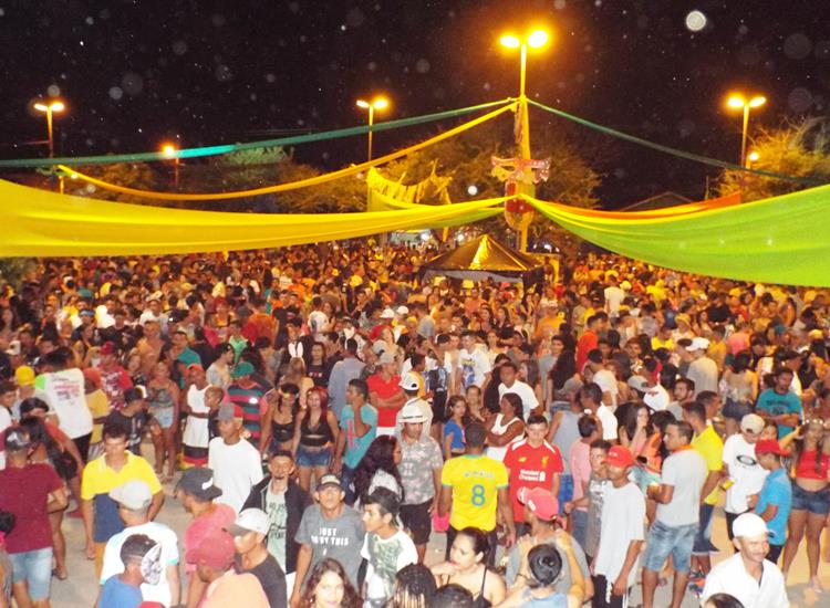 Público lota e se despede do carnaval 2019 ao som de Amor a 1000 e Edu Safadão - Imagem 24