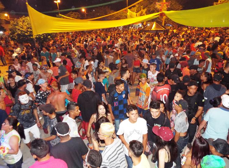 Público lota e se despede do carnaval 2019 ao som de Amor a 1000 e Edu Safadão - Imagem 57