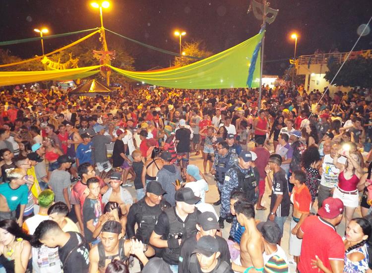 Público lota e se despede do carnaval 2019 ao som de Amor a 1000 e Edu Safadão - Imagem 59