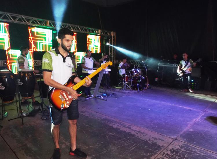 Público lota e se despede do carnaval 2019 ao som de Amor a 1000 e Edu Safadão - Imagem 54