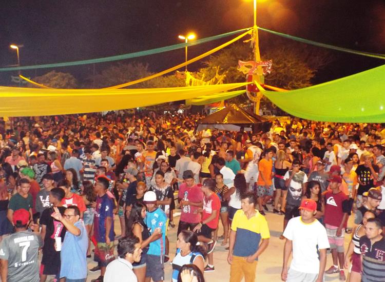 Público lota e se despede do carnaval 2019 ao som de Amor a 1000 e Edu Safadão - Imagem 5