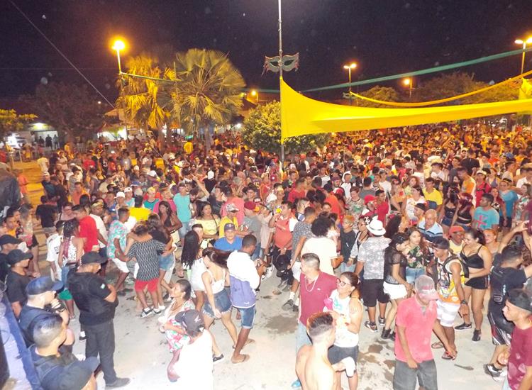 Público lota e se despede do carnaval 2019 ao som de Amor a 1000 e Edu Safadão - Imagem 26